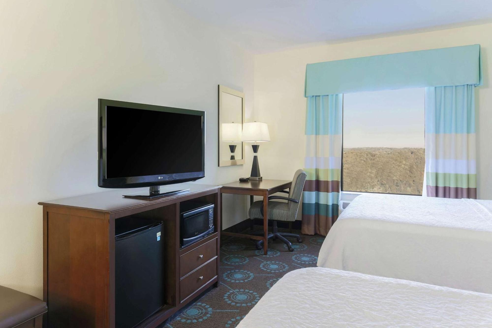 Hampton Inn & Suites Wheeling - The Highlands Triadelphia Exterior photo