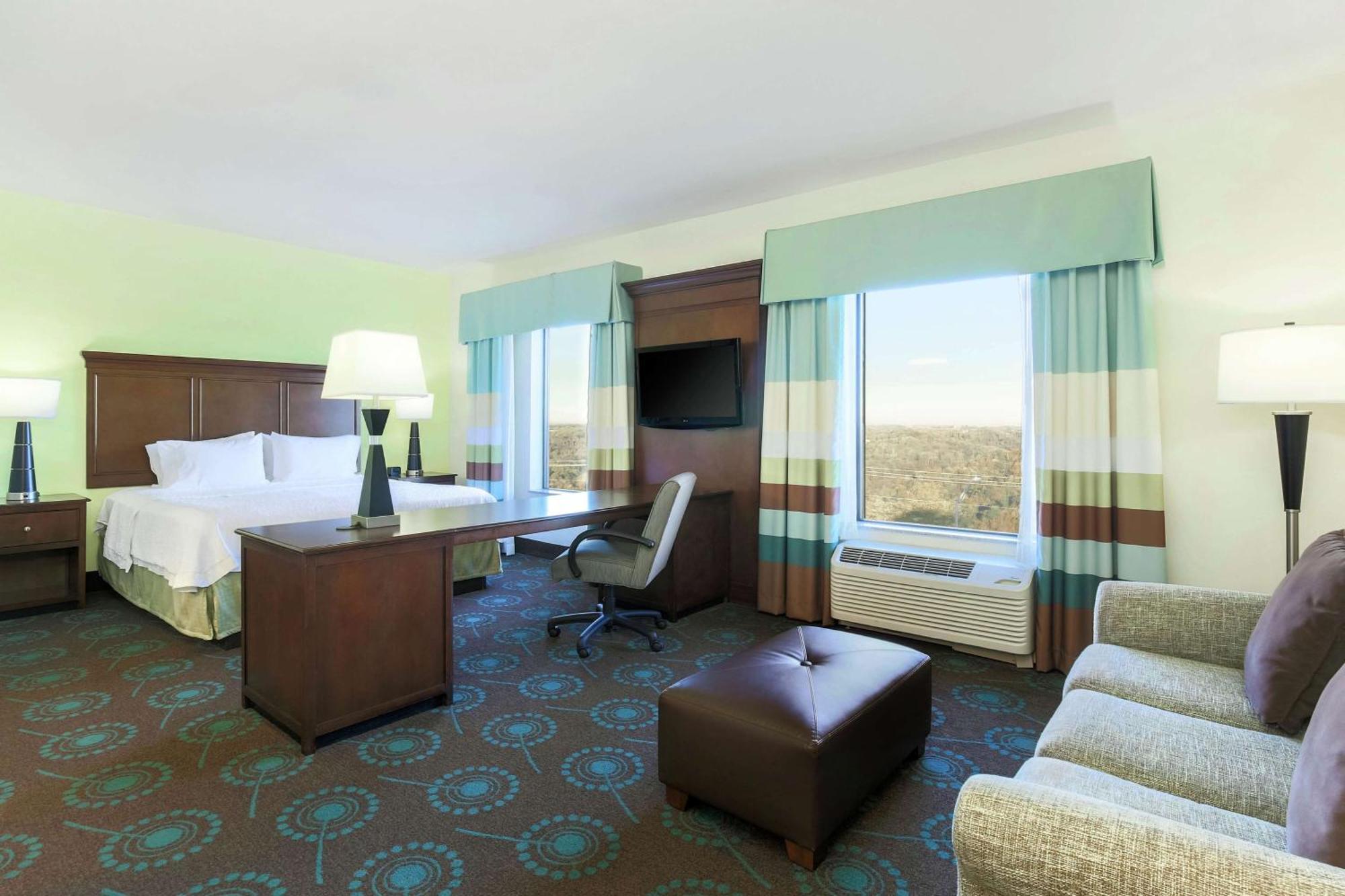 Hampton Inn & Suites Wheeling - The Highlands Triadelphia Exterior photo