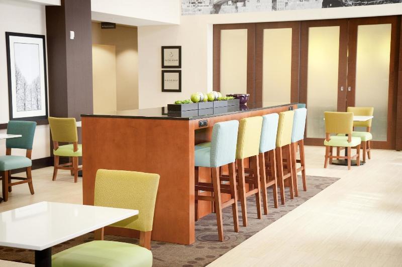 Hampton Inn & Suites Wheeling - The Highlands Triadelphia Exterior photo