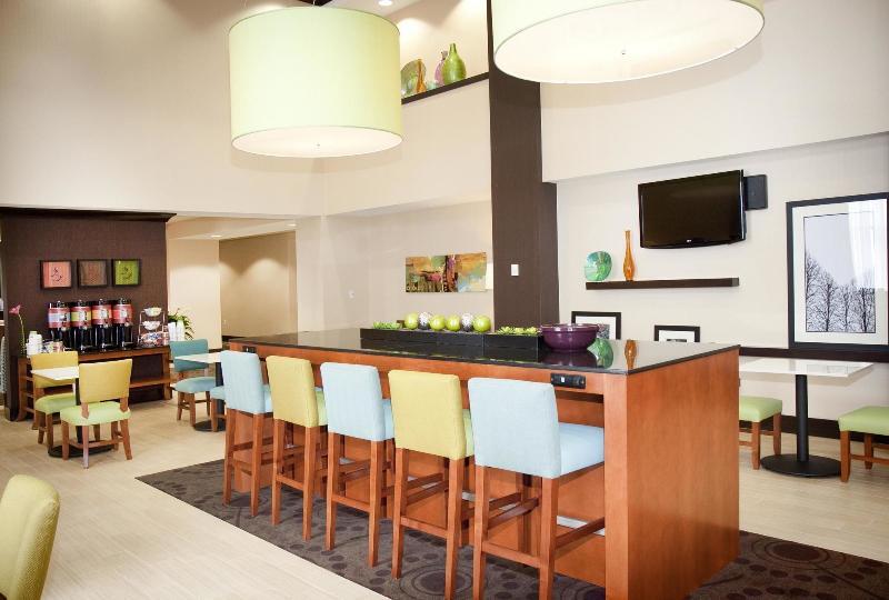 Hampton Inn & Suites Wheeling - The Highlands Triadelphia Exterior photo